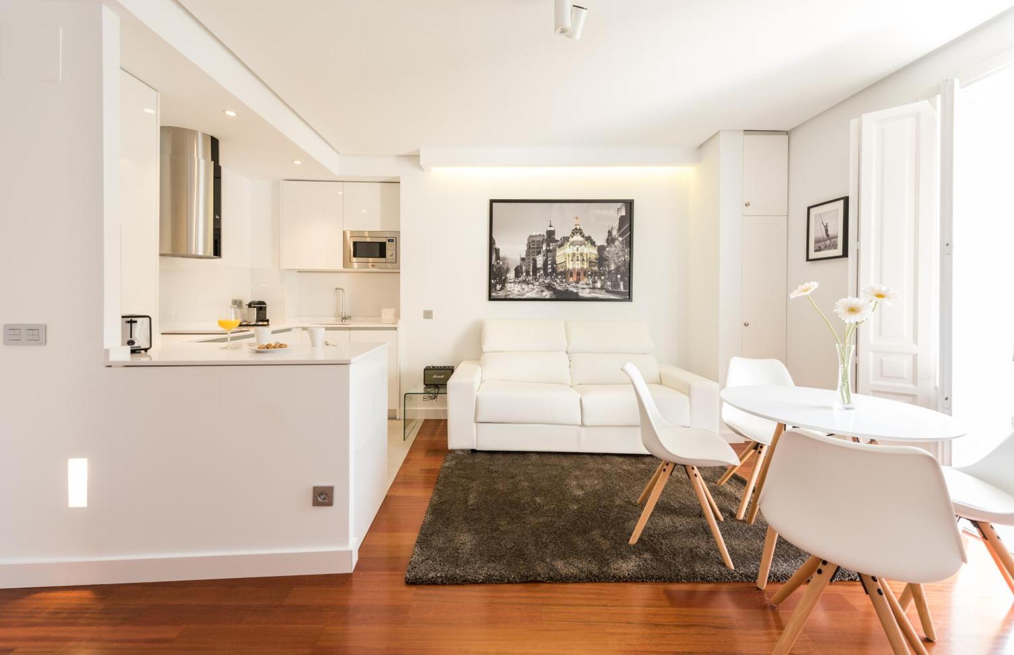 Santa Ana Plaza Apartment Madrid Room photo