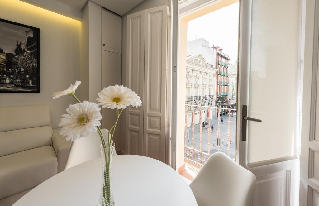 Santa Ana Plaza Apartment Madrid Exterior photo